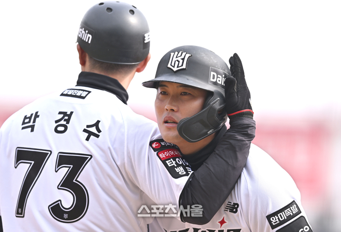 [포토] 배정대, 2회 만루서 1타점 적시타