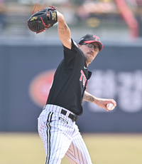 [포토] 웰스 ‘힘찬 투구’