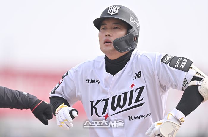 [포토] 배정대 ‘득점 했어요’