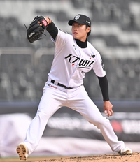 [포토] 역투하는 KT 전용주