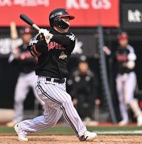 [포토] 문성주, 7회 깔끔한 중전안타