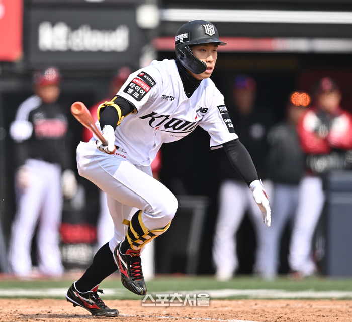[포토] 유준규, 4회 아쉬운 내야땅볼