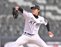 [포토] 전용주 ‘힘찬 투구’