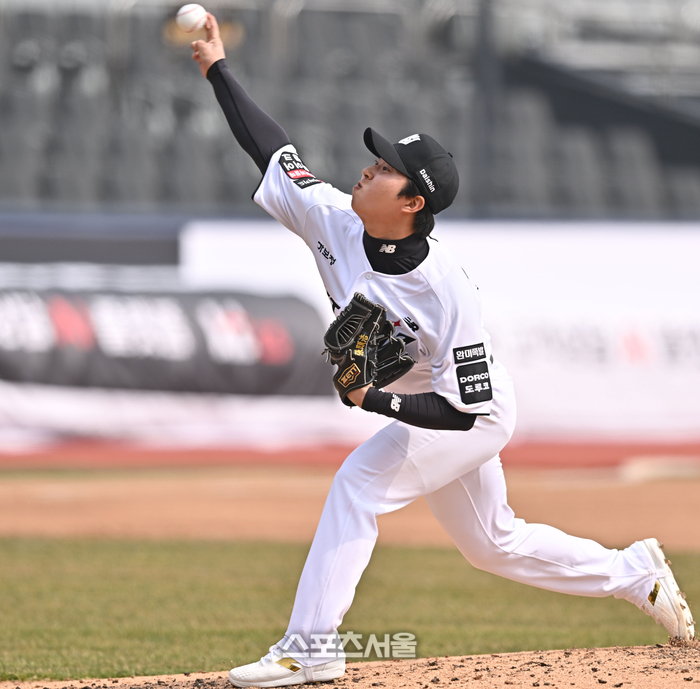 [포토] 역투하는 KT 장민호