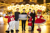 “8만 명 중 단 한 가족”...롯데월드 통째로 빌린 화이트데이