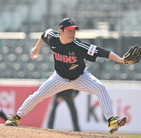 [포토] 역투하는 LG 박명근