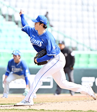 [포토]힘차게 공 뿌리는 삼성 미야지