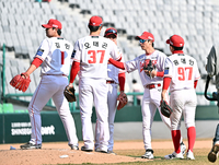 [포토]삼성과의 시범경기 승리한 SSG