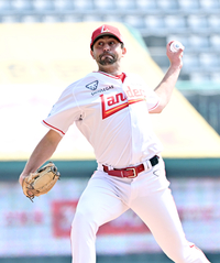 [포토]SSG 선발 베니지아노의 역투