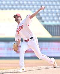 [포토]역투하는 SSG 선발 베니지아노