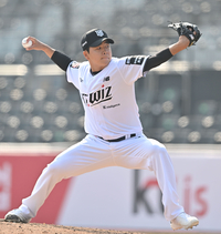 [포토] 역투하는 KT 손동현