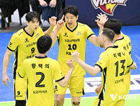 ‘단두대 매치’ 이겨낸 KB손해보험, 3위로 준PO행…우리카드와 맞대결, 한국전력은 최종 5위