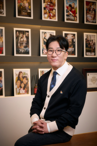 윤제균 감독, 태권도 영화로 할리우드 진출...주연 배우는 태미