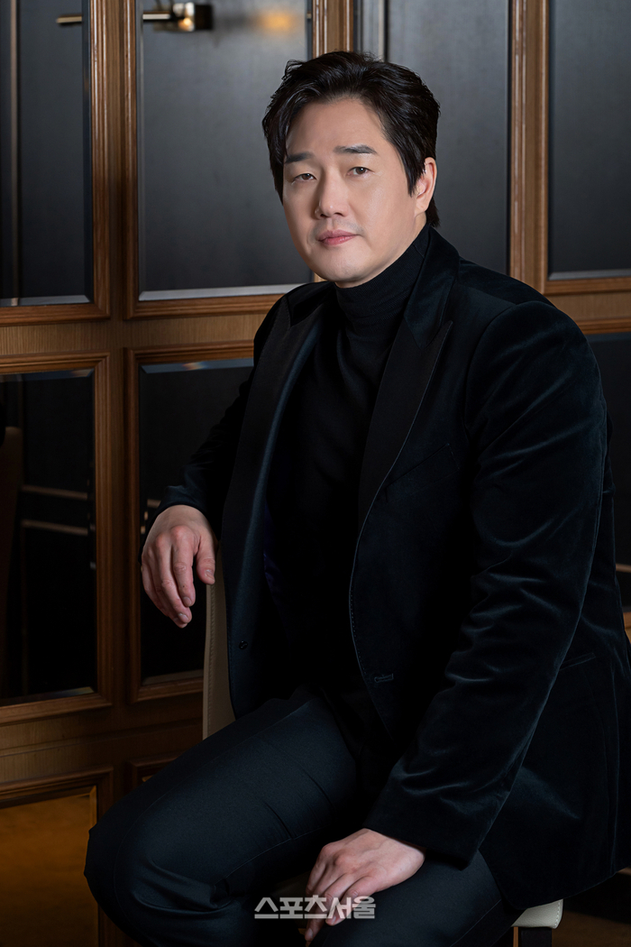 사랑을 묻던 소년, 권력을 체현한 거인이 되다: 유지태의 28년 ‘천만’ 결실(정동석의 눈)