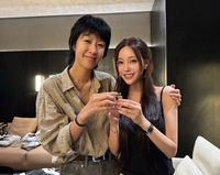 효민, 홍진경 향한 뜨거운 팬심… “모든 것에 진심인 언니 존경”