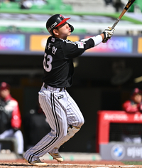 [포토] 이주헌 ‘타구가 너무 떴어’