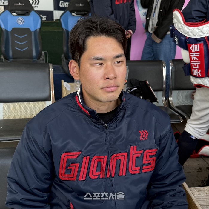 "언제나 늘 똑같은 마음가짐으로"... '밝은 미소' 롯데 김진욱, 올시즌 롯데 마운드 '확실한 힘' 된다! [SS스타]