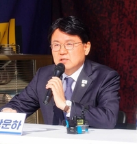 ‘행정수도 완성’, “세계에서 답을 찾고 그려보자”