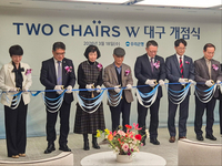 포항 스틸러스, ‘우리은행 TWO CHAIRS W 대구’ 개점식 참석…파트너십 강화
