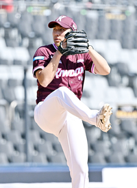 [포토]키움 윤석원, KT와의 연습경기 등판