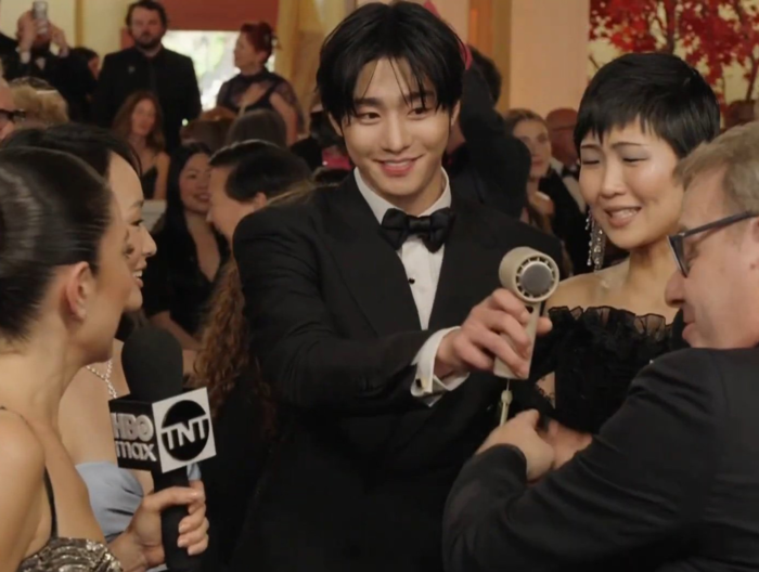 ‘선풍기 건네던 그 배우’…안효섭, SNS 수백만뷰 화제