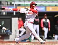 [포토] 김재환, 4회 아위운 내야땅볼