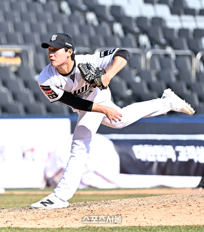 [포토]역투하는 KT 박지훈