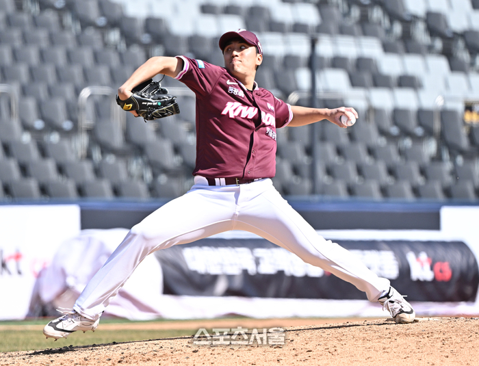 [포토]역투하는 키움 윤석원