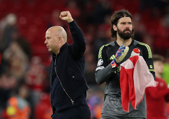 경질 위기 극복하고 챔스 8강, 자신감 ‘폭발’ 리버풀 슬롯 감독 “PSG가 우리 만나고 싶지 않을 걸”