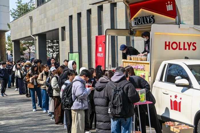 할리스, '바딜 어택' 진행... 대학생·직장인에 커피 선물
