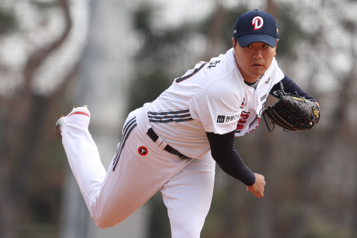 "만약 정규시즌이었다면..." 김원형 감독 쓴소리→'연속 볼넷' 이영하 "좋지 않은 투구였다" [SS잠실in]