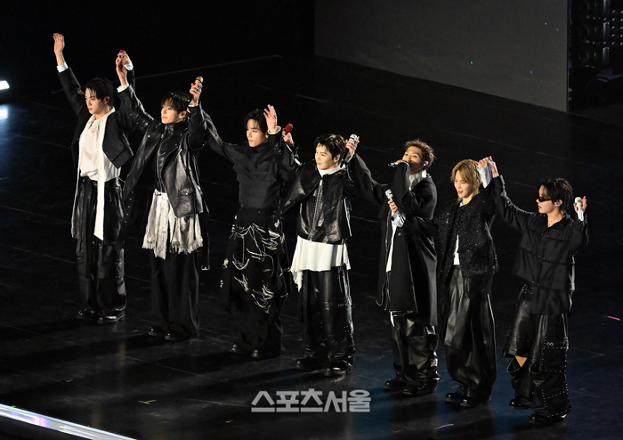 광화문 공연 마친 방탄소년단, 시민 및 직장인들에게 사과 "불편 드려 죄송하고 감사해"