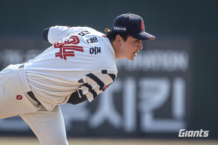 '마무리가 돌아왔다' 롯데 팬이 가장 반가워 한 한마디→김원중도 "컨디션 점점 올라와" [SS사직in]