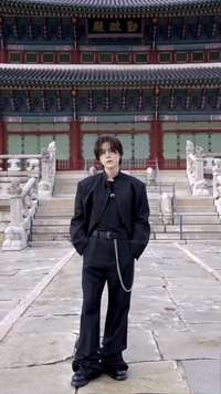 BTS 슈가, 광화문 컴백 무대 앞두고 팬 사랑 전해... “따뜻하게 입고 오길”