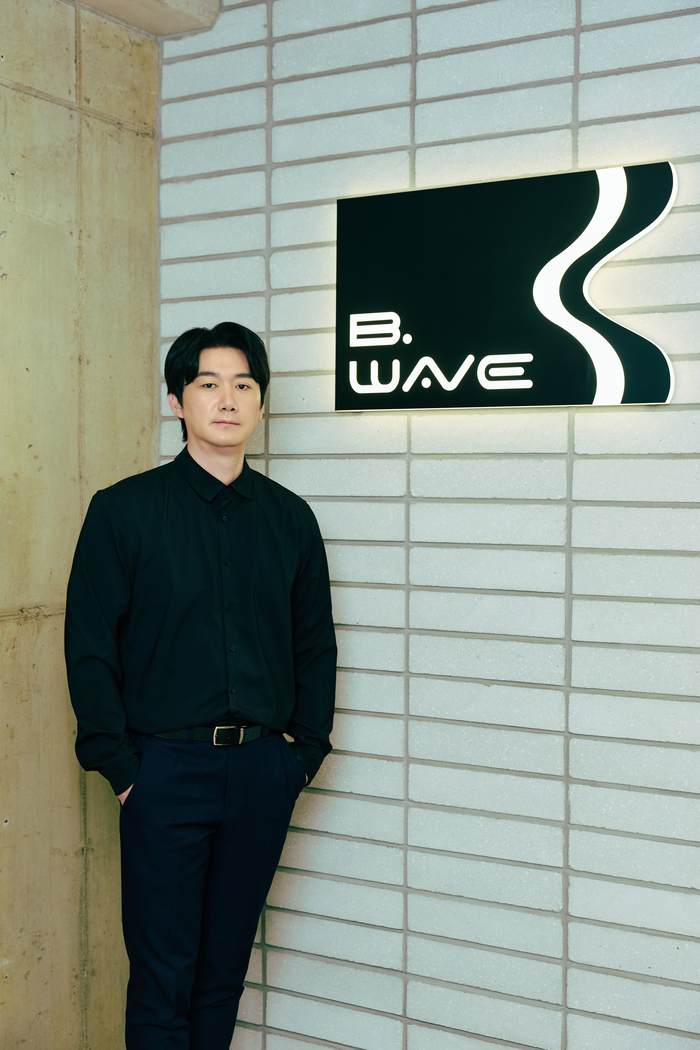 '원어스의 구버지' 구본영 대표 "자본 이기는 진심 보여줄 것" [SS인... - 뉴스 썸네일 이미지