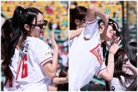 SSG 새 아웃송 옆에서 보면...“이수진 치어리더와 동료들!”