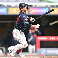 [포토] 김민성 ‘너무 떴어’