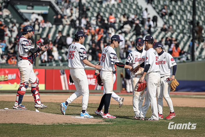 시범경기 1위? 아직 정규시즌이 아니라니, 롯데 “지금처럼 하면 크게 쳐지지 않을 것 같다” [SS문학in]