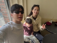 윤승아, ‘귀여운’ 남편 김무열 닮은 아들 공개