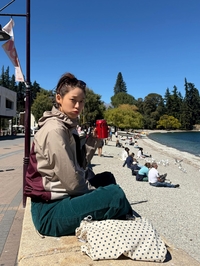 설현, 뉴질랜드에서 빛나는 ‘내추럴 뷰티’