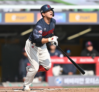 [포토] 김민성 ‘이건 잡히겠어’