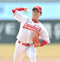 [포토] 역투하는 최민준