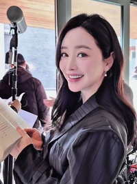 성형 후 중국 활동 홍수아, ‘뷰티풀 CEO’로 변신...이젠 몰라보겠네!