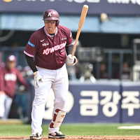 [포토] 안치홍 ‘너무 아프다’