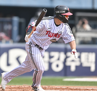 [포토] 문성주 ‘병살타를 치다니’