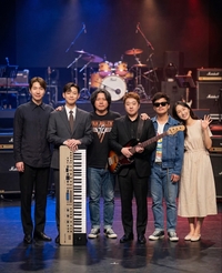 업스케이프, 신곡 ‘배드 초이스’ 발매… ‘싱어게인4’ 10호 이자헌 참여