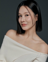 “내 돈 내놔” 아이비, 美 네일 공개 저격 “14만원 줬는데 코딱지색”