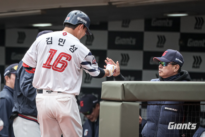 '불혹' 앞두고, 주전 밀려도...롯데 노진혁·김민성, 박수받아 마땅한 이유 