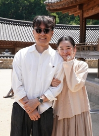 ‘왕사남’ 전미도, 영화 대박 났는데… “너무 울어서 눈 부어”[★SNS]