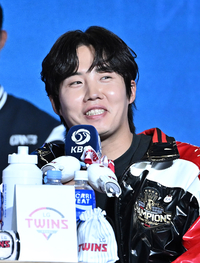 [포토]LG 임찬규, “시즌 공약 이행은 단장님 사비로!”